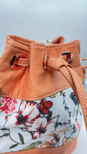 Load image into Gallery viewer, Bucket Bag